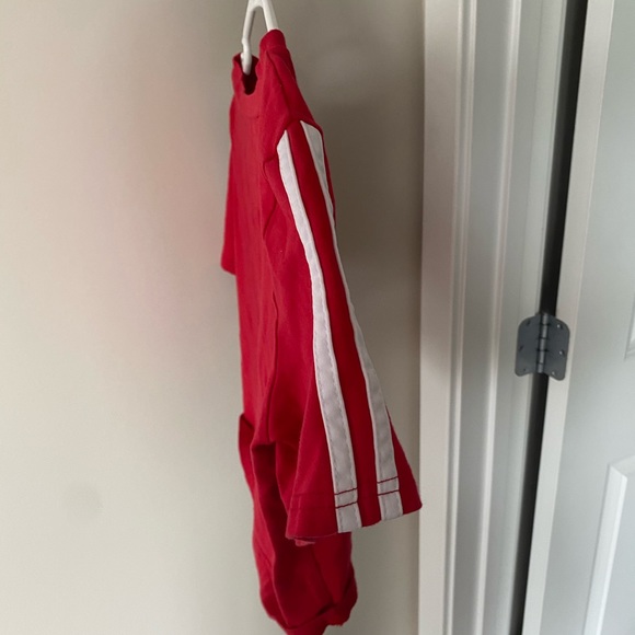 Red crop top - Picture 2 of 3